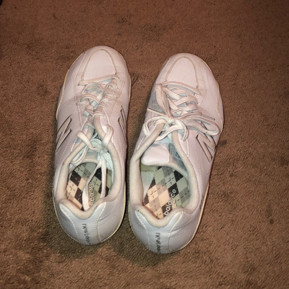 New balance tennis shoes